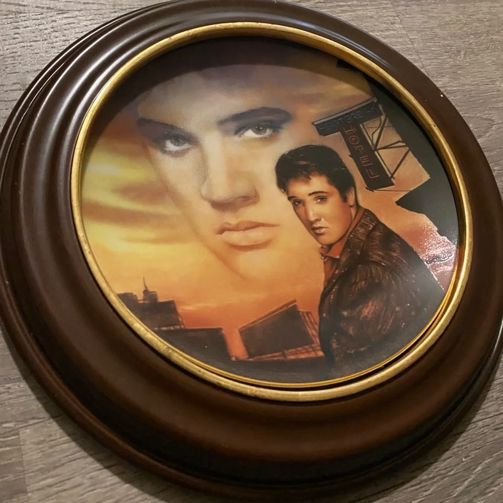 Elvis Presley Limited Edition Collector Plate Heartbreak Hotel #13963I